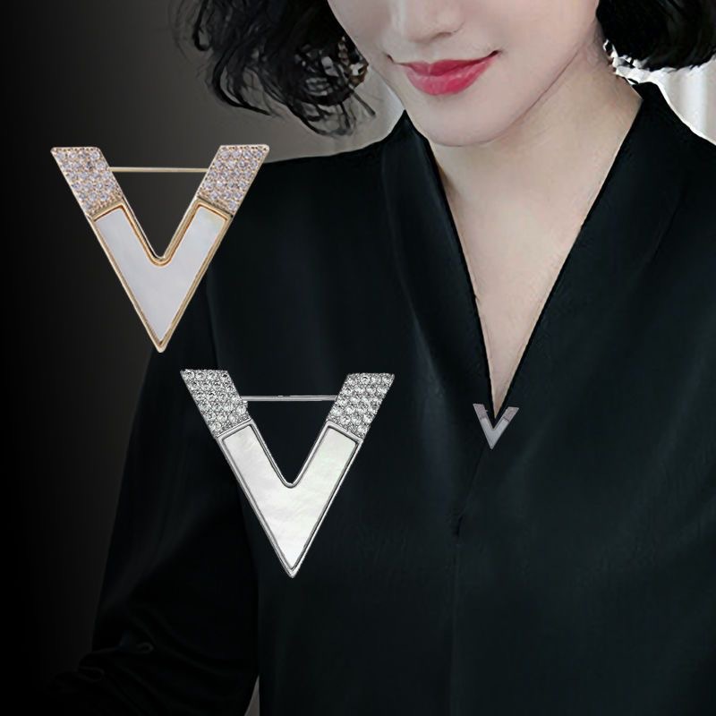Luxury Rhinestone Letter D Bro – Embroidery Letter M recenzja i cena