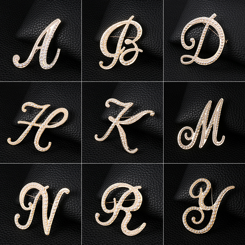 English Letters A-Z Pearl Broo – Embroidery Letter M recenzja i cena