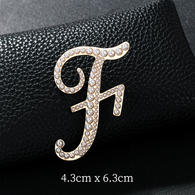 English Letters A-Z Pearl Broo – Embroidery Letter M recenzja i cena